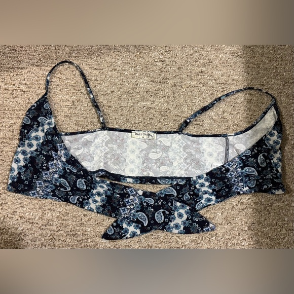 Top - Picture 2 of 3